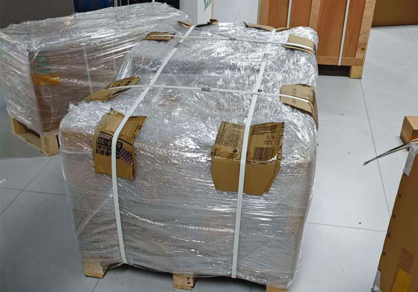 Packing and shipping at BINQIN ELECTRIC